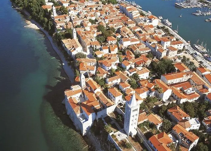 In With Sea View, Terrace, Air Conditioning, Wi-fi Apartman Kampor